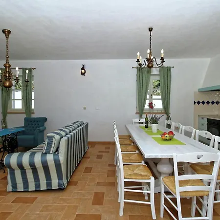 Family Dvori For 12 Persons With Pool In The Heart Of Istria *
