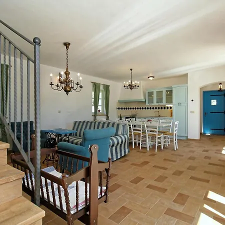 Family Dvori For 12 Persons With Pool In The Heart Of Istria Trviz