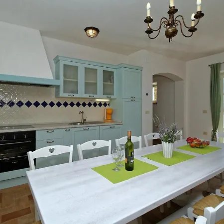 Family Dvori For 12 Persons With Pool In The Heart Of Istria Holiday home