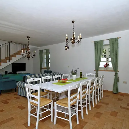 Family Dvori For 12 Persons With Pool In The Heart Of Istria Holiday home *