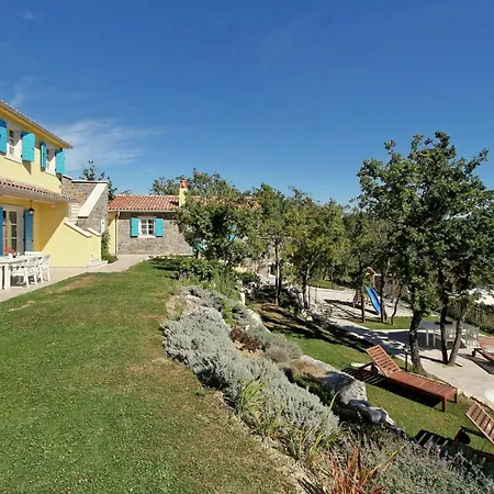 Family Dvori For 12 Persons With Pool In The Heart Of Istria *