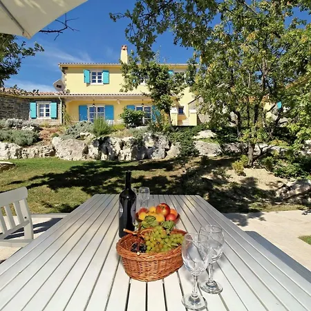 Family Dvori For 12 Persons With Pool In The Heart Of Istria Trviz