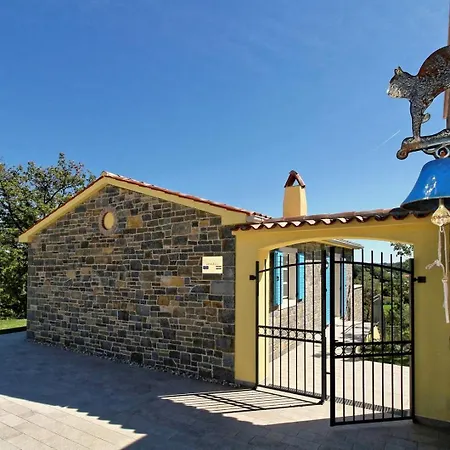 Family Dvori For 12 Persons With Pool In The Heart Of Istria Vikendica *