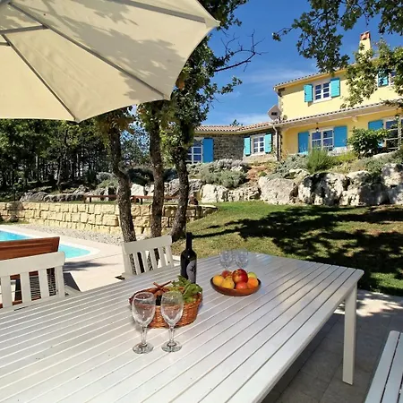 Family Dvori For 12 Persons With Pool In The Heart Of Istria Holiday home *