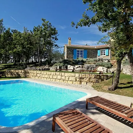 Family Dvori For 12 Persons With Pool In The Heart Of Istria
